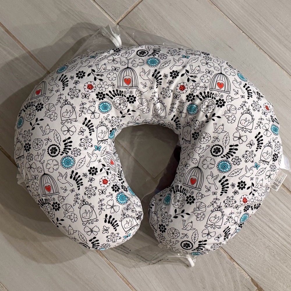 Boppy Nursing Pillow and infant support - Picture 2 of 3